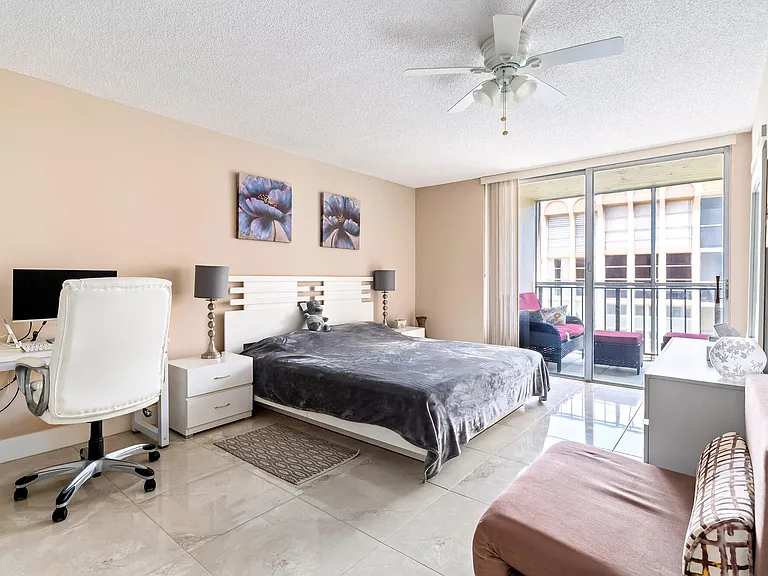 2000 Atlantic Shores Blvd #410 — Photo 31