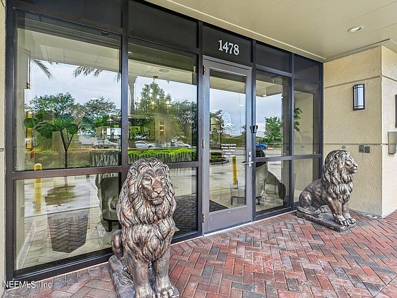 3rd image of 1478 RIVERPLACE Boulevard #1903