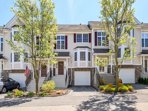 904 Larson Drive #904, Danbury, CT 06810