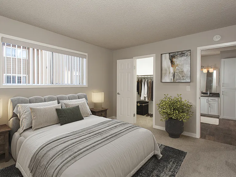 Shadow Oaks Apartment Homes — Photo 11