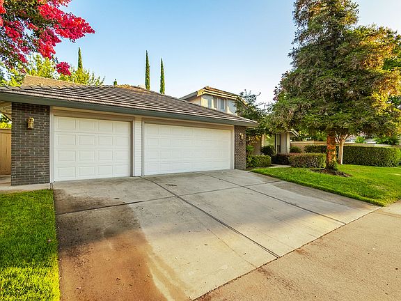 3rd image of 11859 S Carson Way