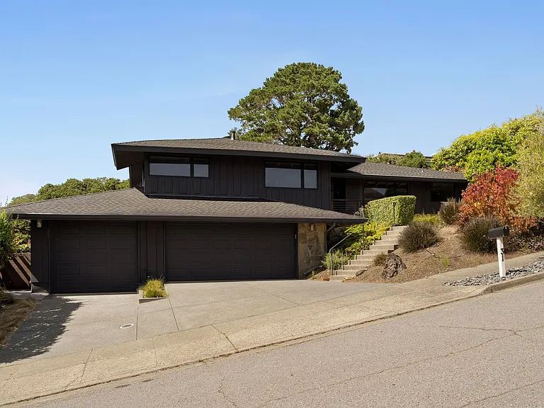 31 San Marino Dr — Photo 42