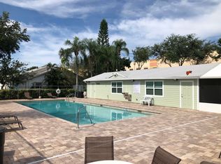 1561 Royal Forest Ct, West Palm Beach, FL 33406