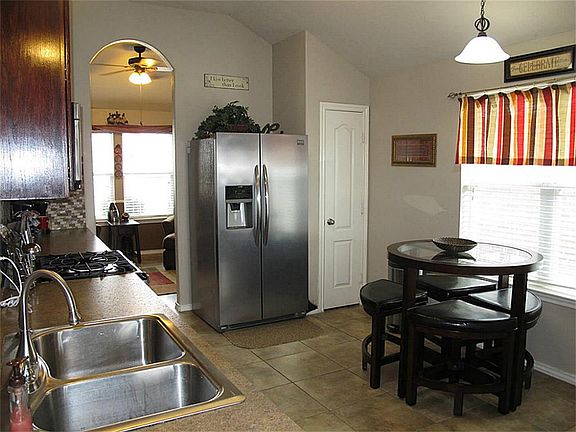 5th image of 2134 Stoney Brook Dr