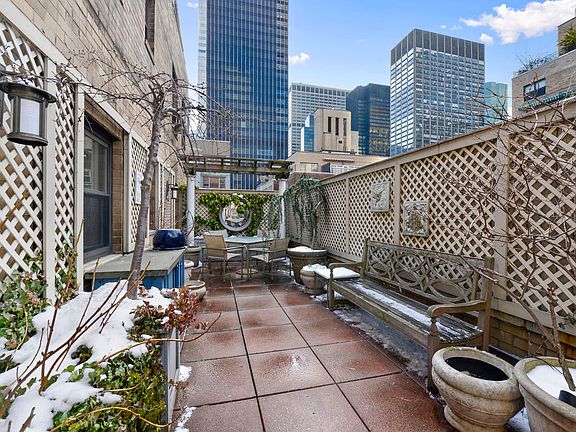 4th image of 150 E 56th St APT 11B
