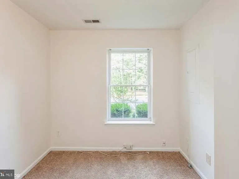 7836 Canter Ct — Photo 2
