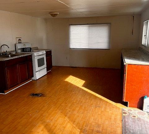 3rd image of 4734 Luna Rd #B & A