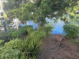 8171 Racepoint Dr, Huntington Beach, CA