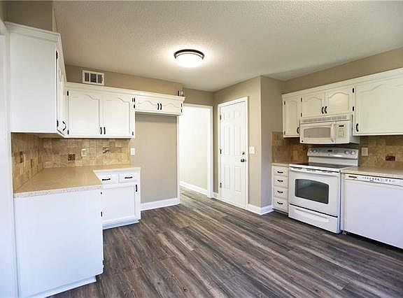 3rd image of 9500 W 99th Ter