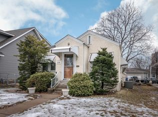 1130 Saint Clair Ave, Saint Paul, MN 55105