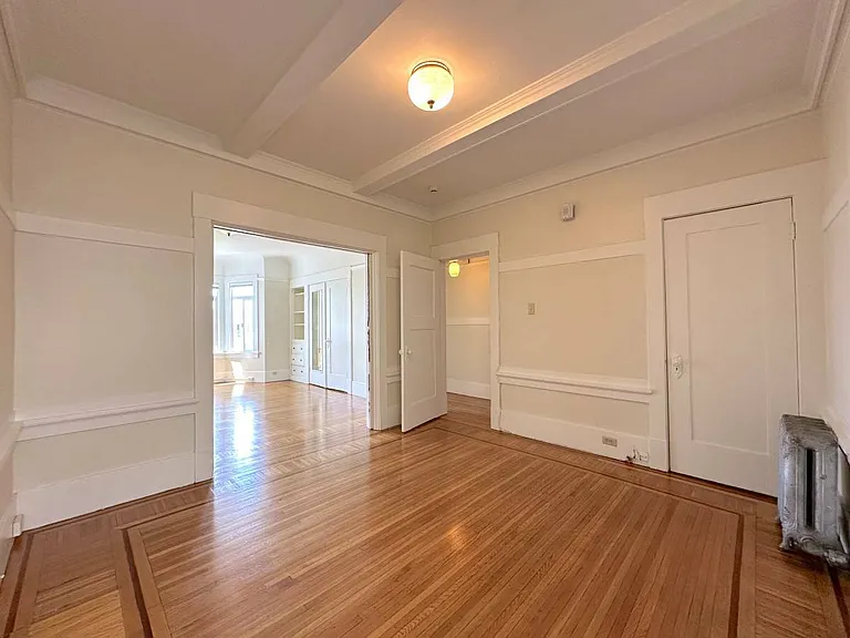 1637 Clay St #8 — Photo 2