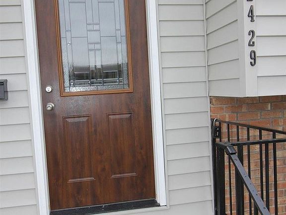 2nd image of 2429 W Carriage Ln