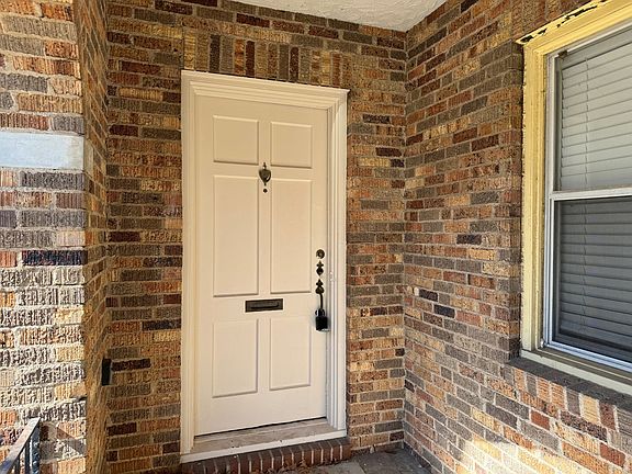 3rd image of 4027 Herschel Ave