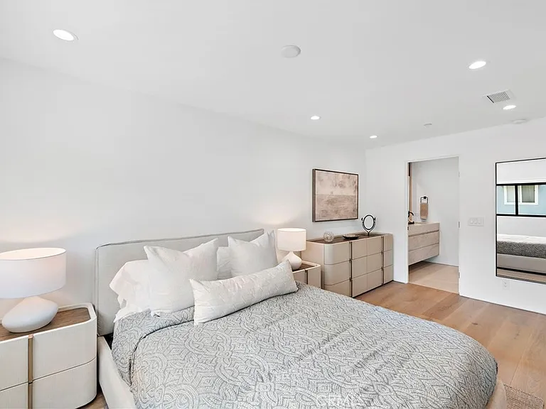 322 1/2 Iris Ave — Photo 26