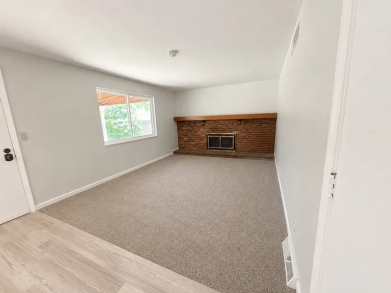 5902 S Ironton Ct — Photo 7
