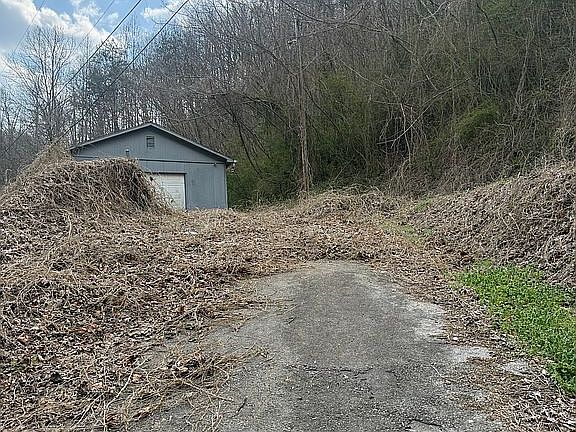 2nd image of 155 Frankie Fork Rd