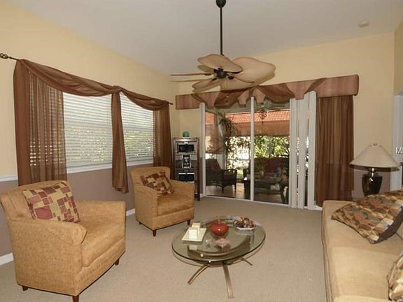 FORMAL LIVING AREA