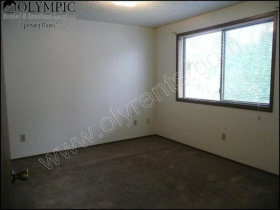4th image of 510 Tullis St NE #86147199