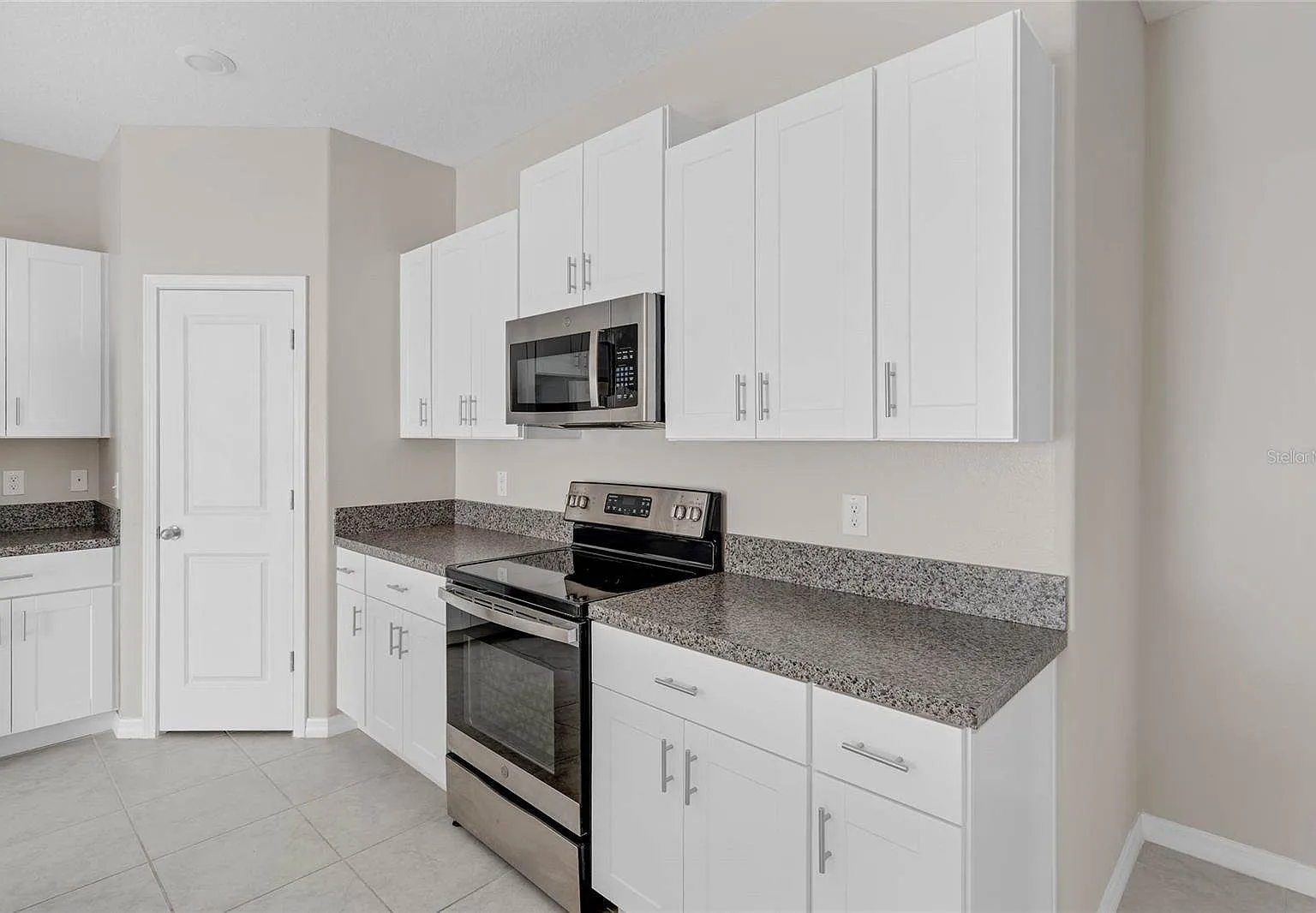 4 bed, 1810 sqft, $2,350 — Photo 4