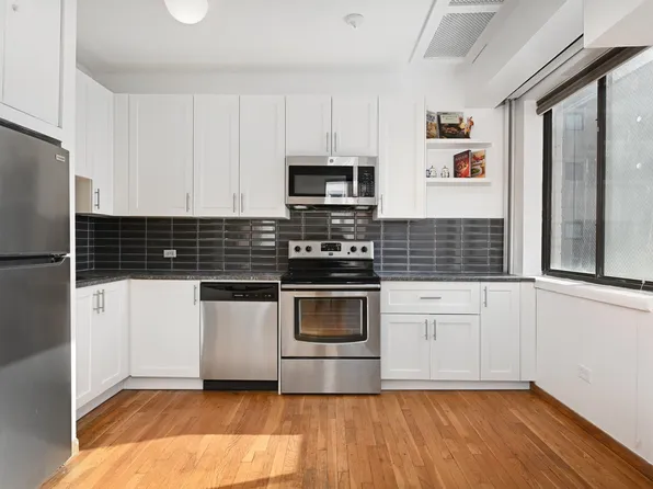 41 1st St APT 3F, Hoboken, NJ 07030