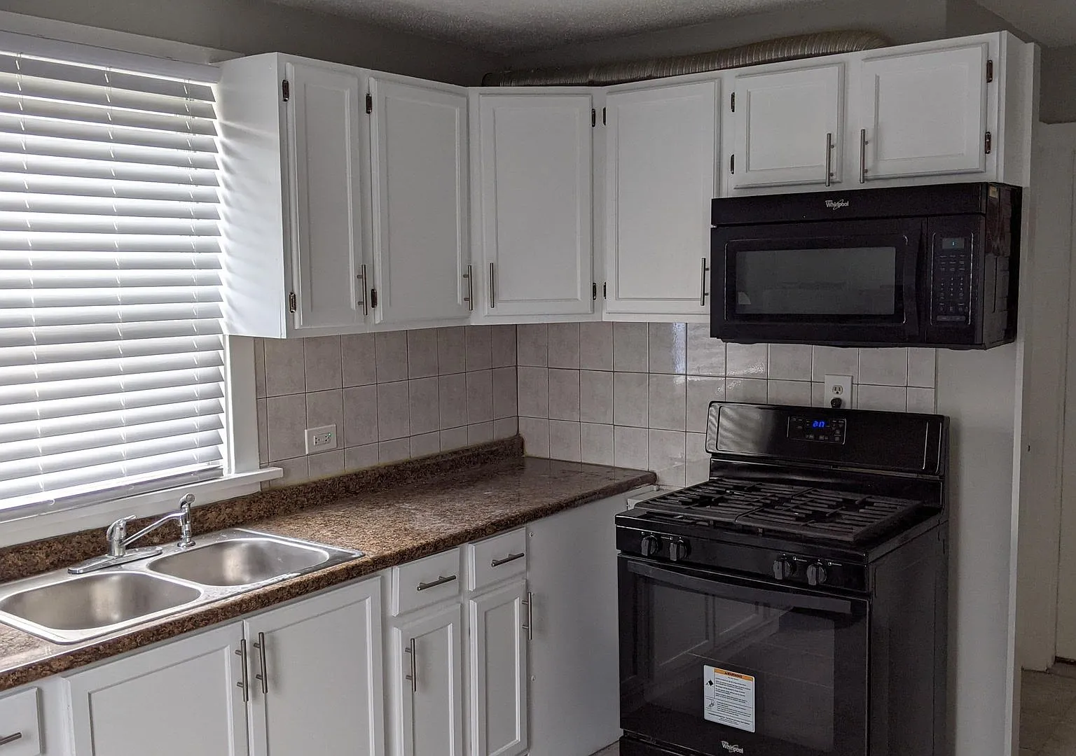 2507 N Lotus — Photo 3