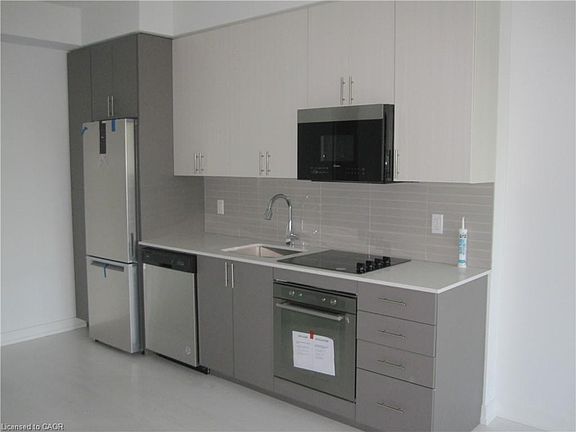 4th image of 415 Main St W #314