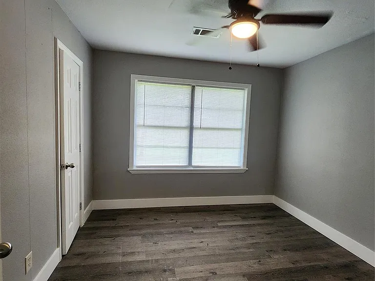 9711 Aguila St — Photo 16