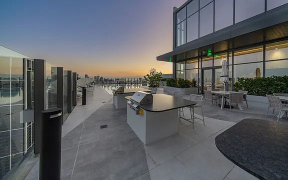 3rd image of 600 NE 1st Ave #1012