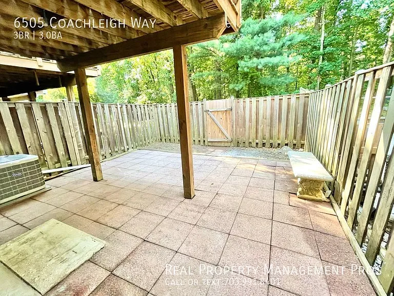 6505 Coachleigh Way — Photo 18