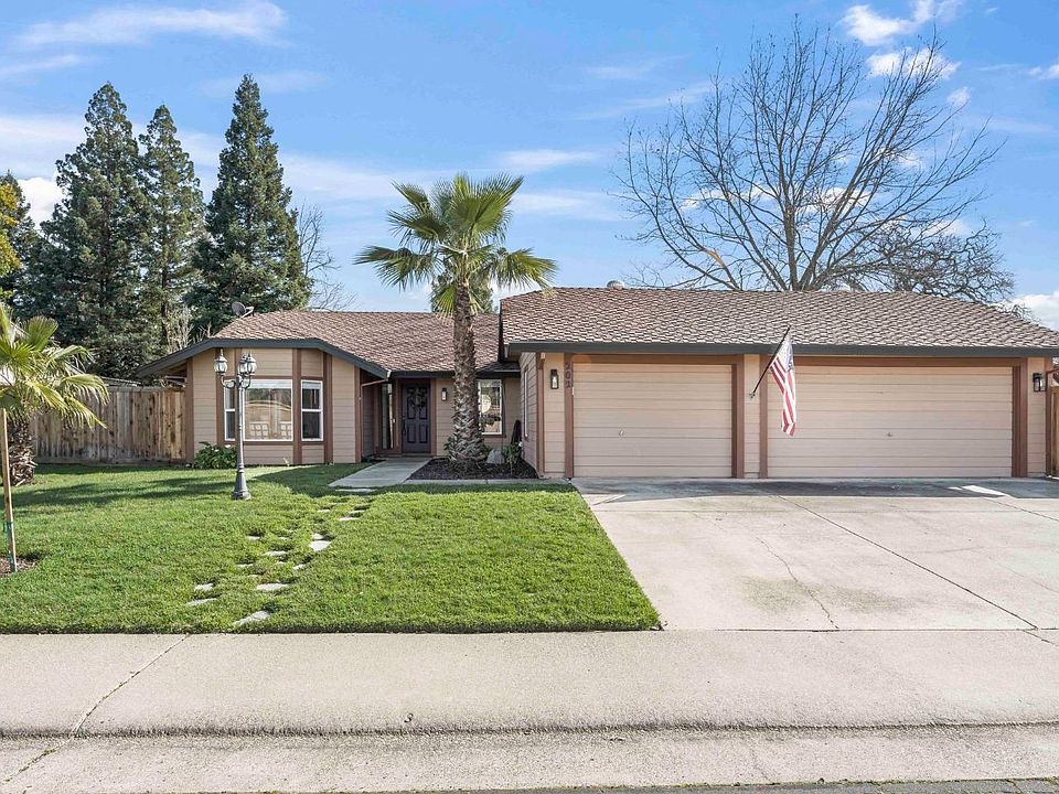 1st image of 202 Tacana Dr