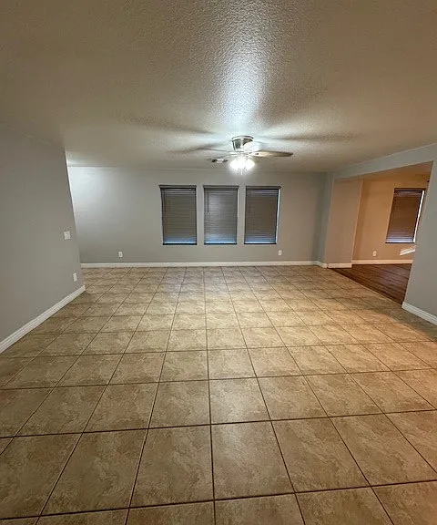 8134 S Teaberry Ave — Photo 4