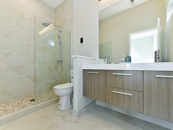 5th image of 87 Parker St #402R