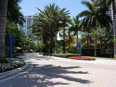 2nd image of 3530 Mystic Pointe Dr APT 1211