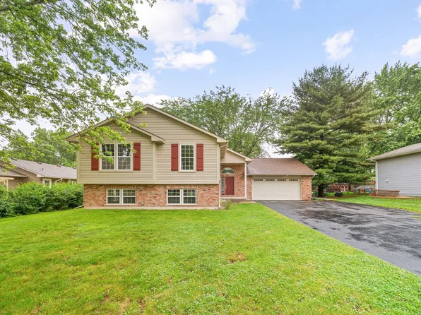 1696 Hilda Dr, Sandwich, IL 60548