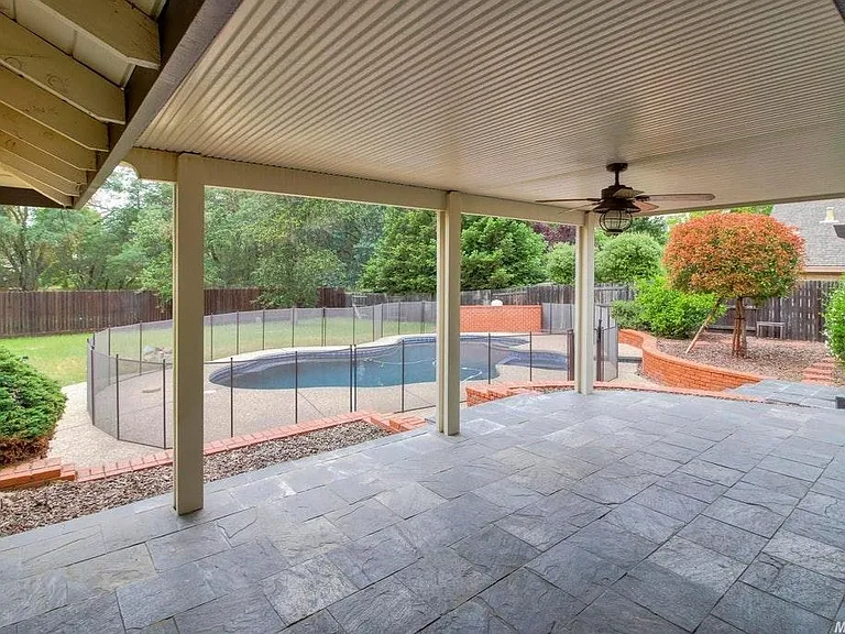 1807 Blue Jay Dr — Photo 23