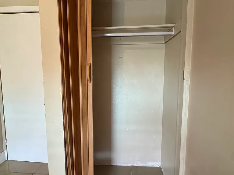 1510 Avenue H — Photo 10