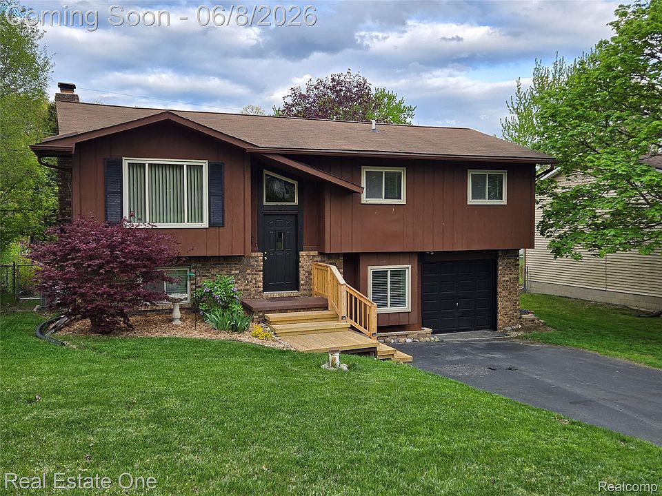 1st image of 661 Harry Paul Dr