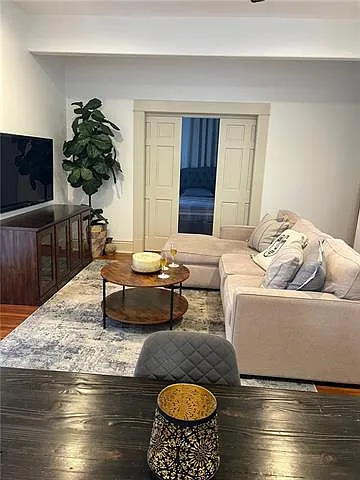 2 bed, 1.0 bath, 947 sqft, $2,250 — Photo 4