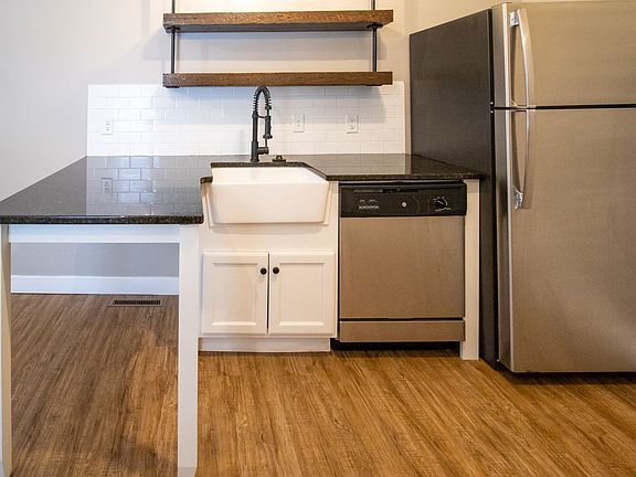 5th image of 221 N 2nd St #305