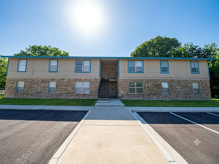 1000 Harley Dr #2 — Photo 1