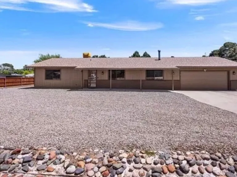 4285 E Mustang Dr — Photo 1