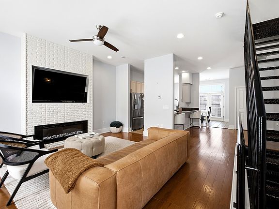 3rd image of 616 Denmark Dr #106