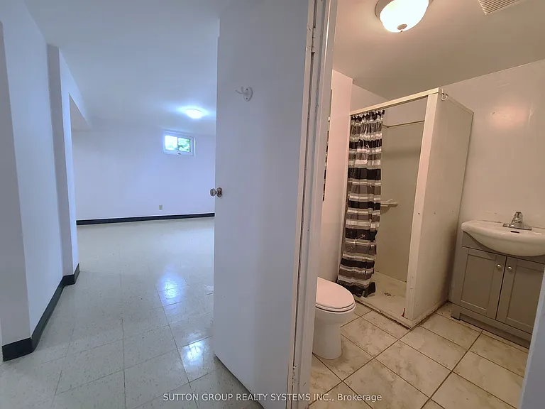998 King Rd — Photo 22