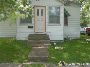201 W Warmouth St, Salem, IL 62881