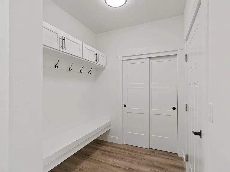 16501 N Columbus Dr — Photo 6