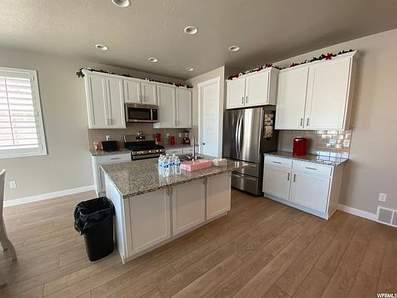 3rd image of 1437 W Gala Ln