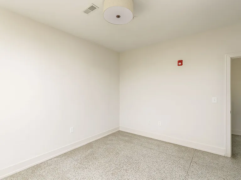 875 Michigan Ave — Photo 42