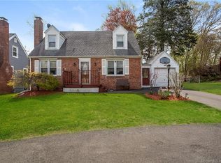 36 Voss Rd, West Haven, CT 06516