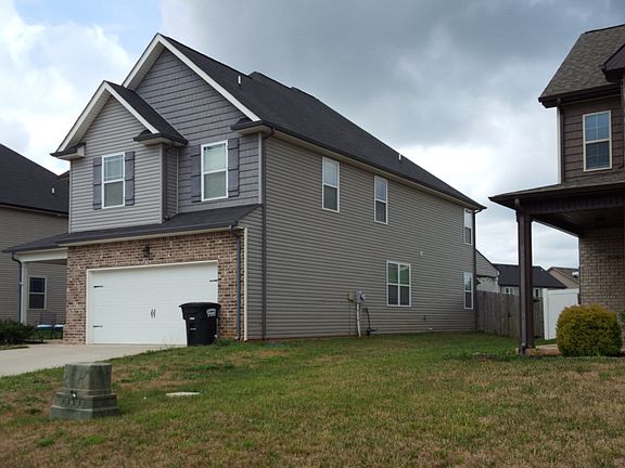 2nd image of 895 Isaac Dr