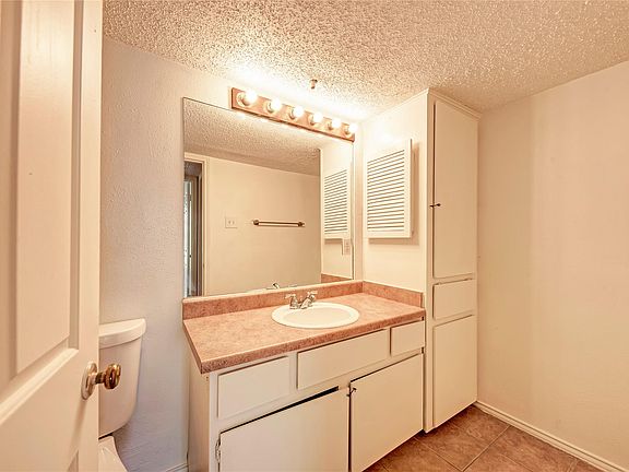 5th image of 2401 Leon St APT 300